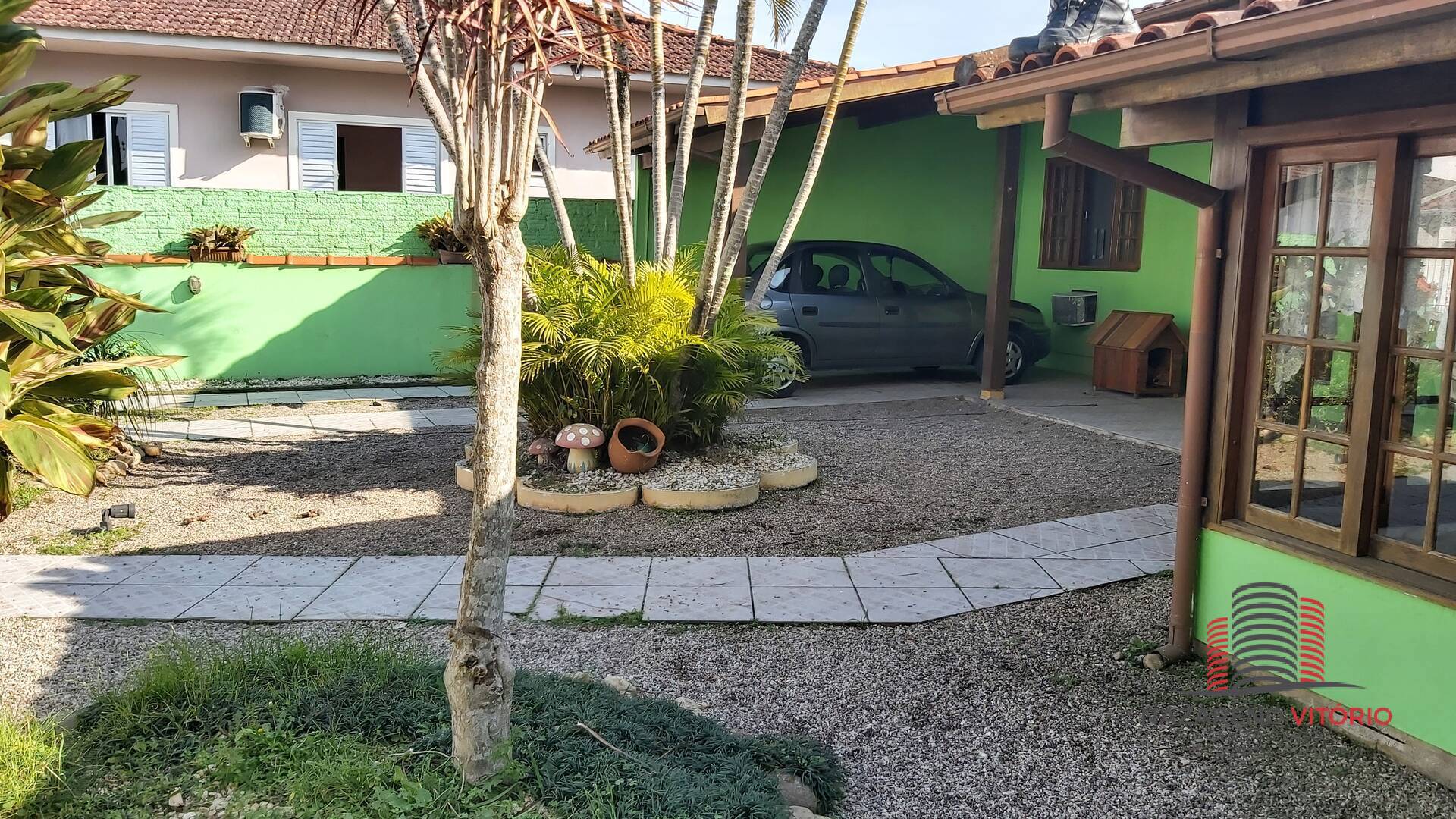 Casa à venda com 3 quartos, 115m² - Foto 1