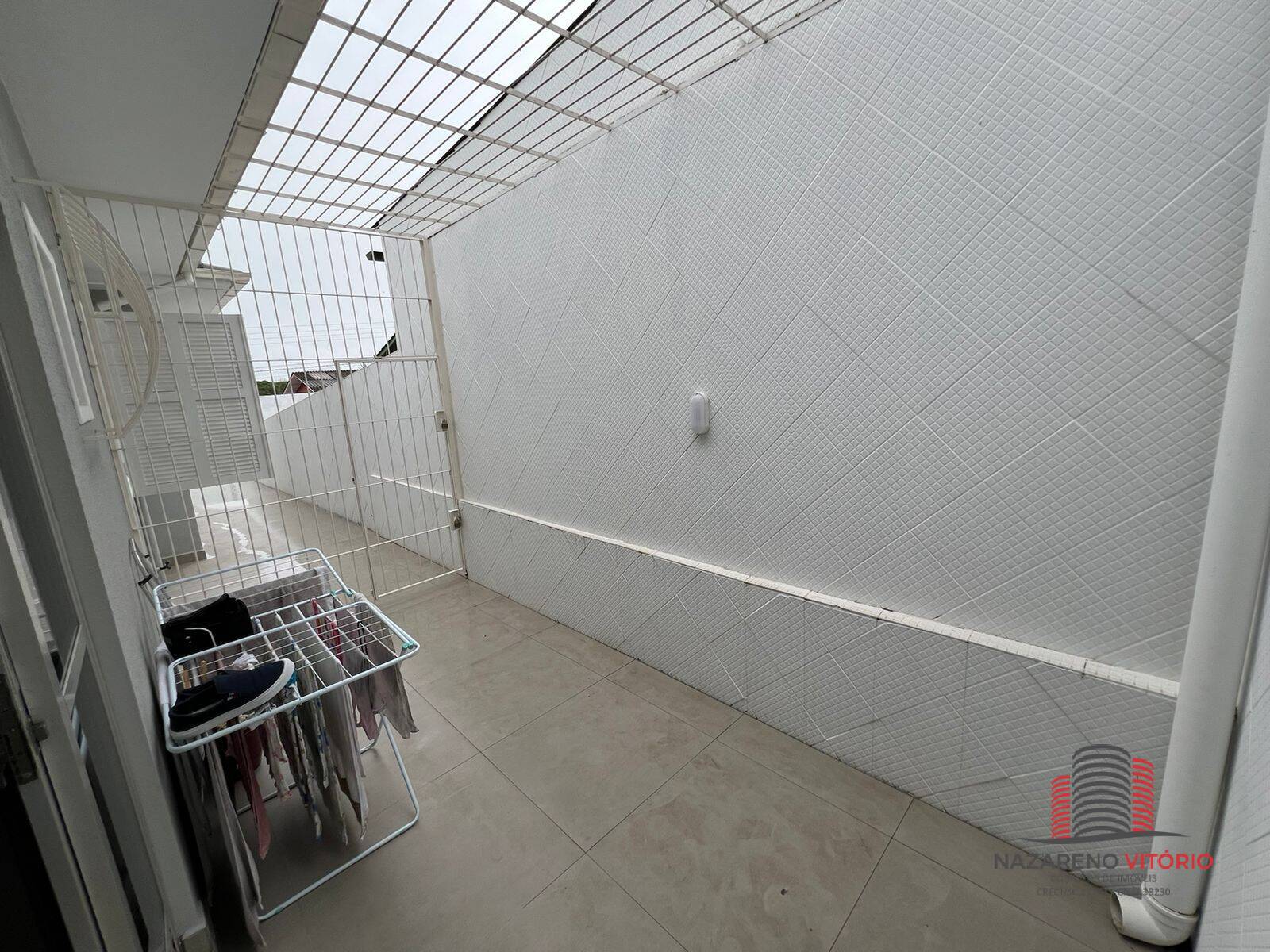 Casa à venda com 3 quartos, 200m² - Foto 9