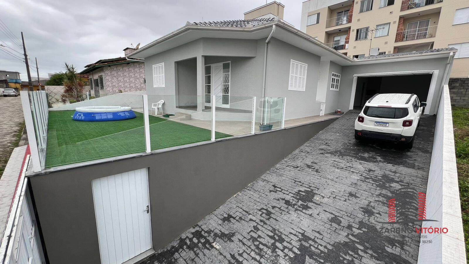 Casa à venda com 3 quartos, 200m² - Foto 1