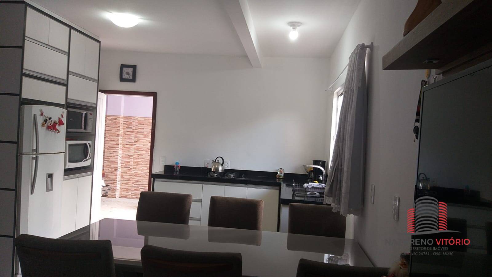 Casa à venda com 2 quartos, 70m² - Foto 10