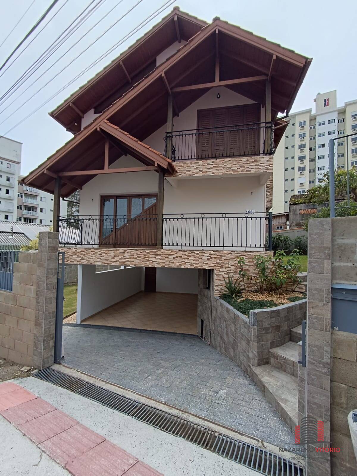 Casa à venda com 4 quartos, 191m² - Foto 1